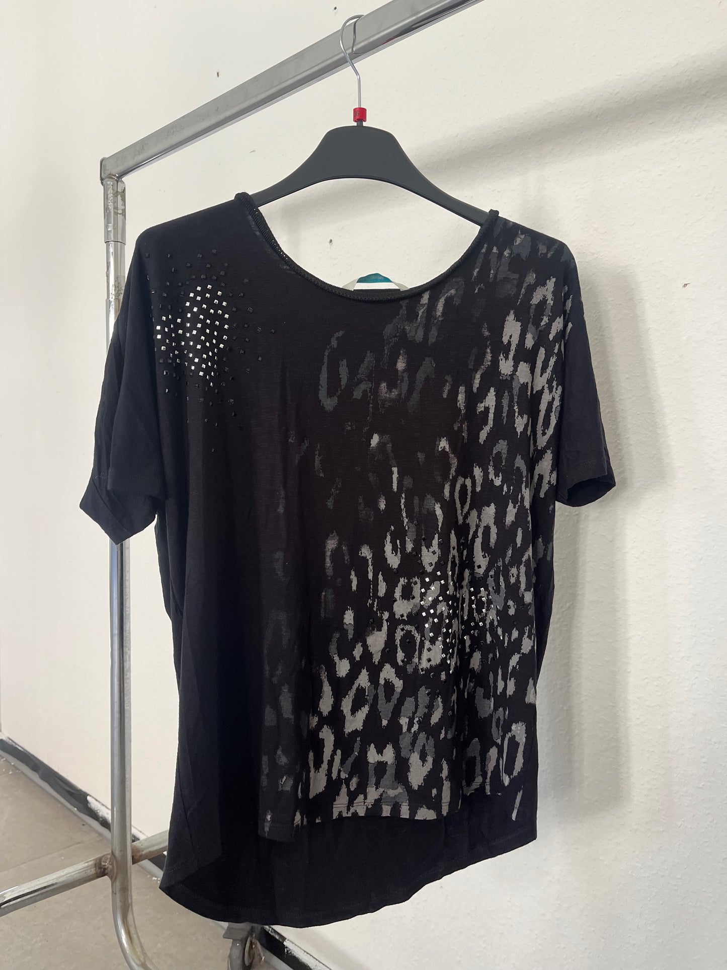 Black Leo Shirt With Strass